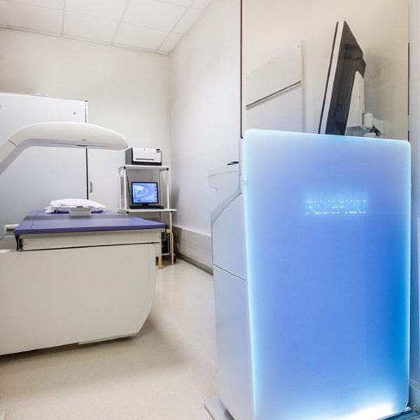 Weisses Gerät für Knochendichtemessung in Wien 1160